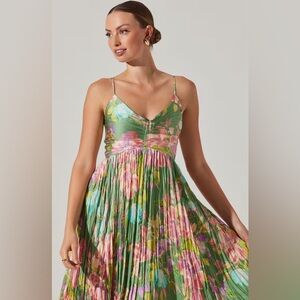 ASTR the Label | Maeve Pleated Midi Dress